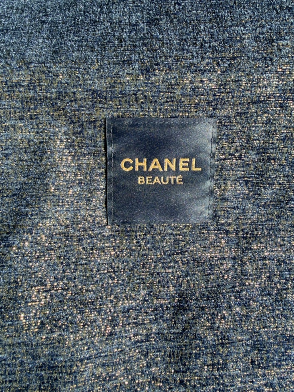 Chanel Beaute Blue & Shimmering Gold Tote. NEW in Original Beaute Box. GWP - Picture 6 of 9